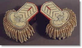 epaulet8.jpg (51029 bytes)